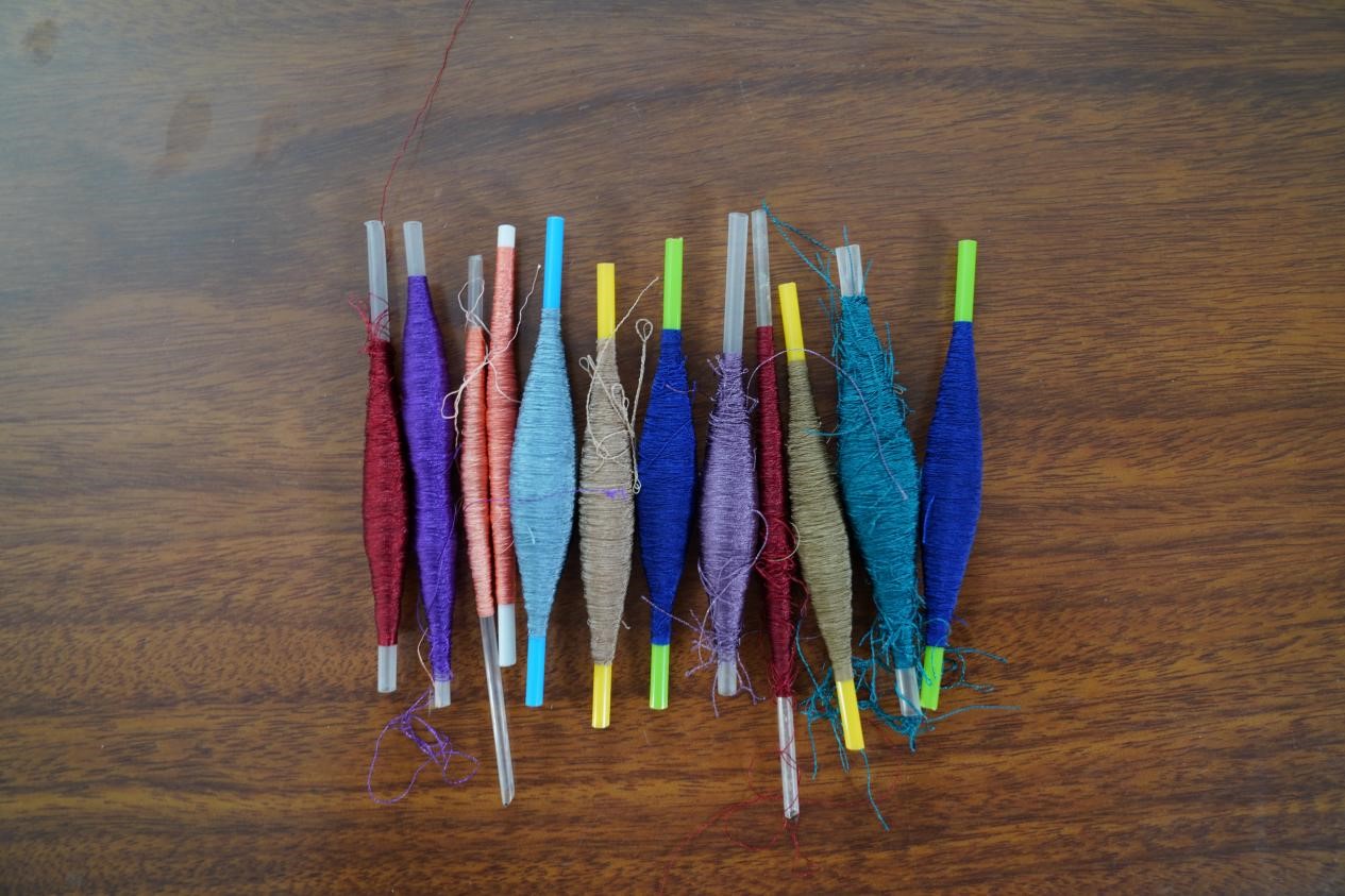 ready-made yarns from a spinning wheel